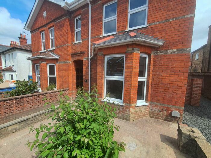 Studio To Rent In St. Michaels Road, Aldershot, GU12