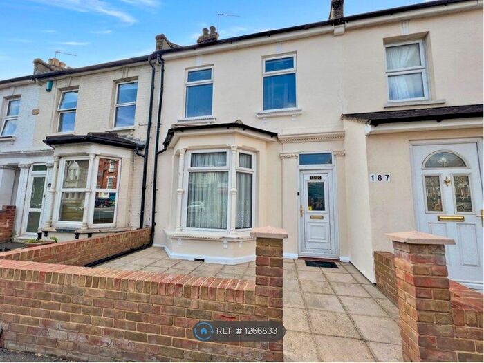 3 Bedroom Terraced House To Rent In Old Road West, Gravesend, DA11