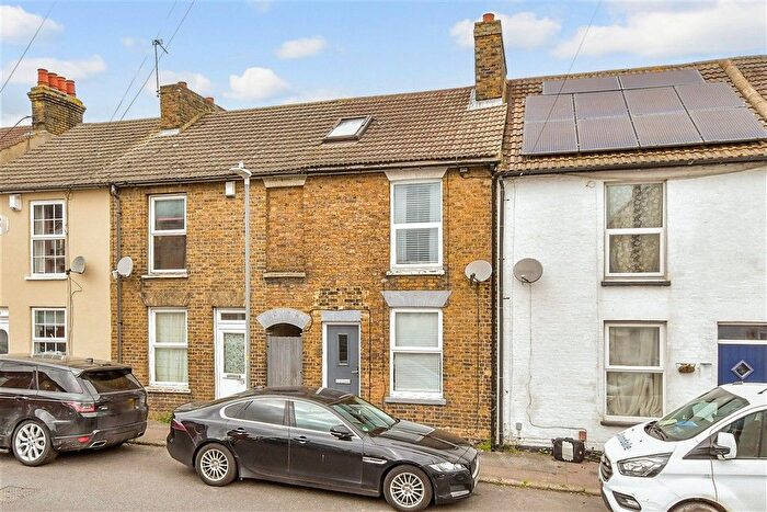 4 Bedroom Terraced House For Sale In Charlotte Street, Sittingbourne, Kent, ME10