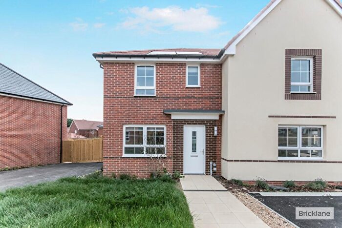 3 Bedroom End Of Terrace House To Rent In Tangmere Road, Hailsham, BN27