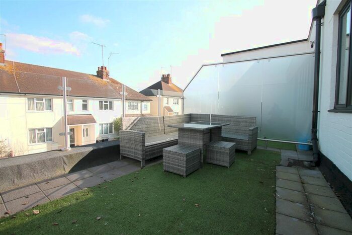 1 Bedroom Flat To Rent In Arlingham House, St. Albans Road, South Mimms, Potters Bar, EN6