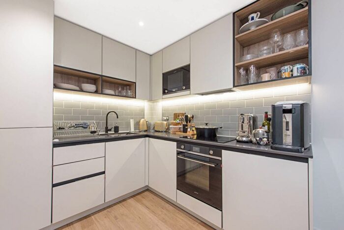 2 Bedroom Flat For Sale In Beaufort Square, Colindale, London, NW9