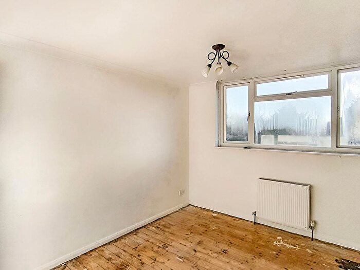 3 Bedroom Terraced House For Sale In Wentworth Road, Yeovil, BA21