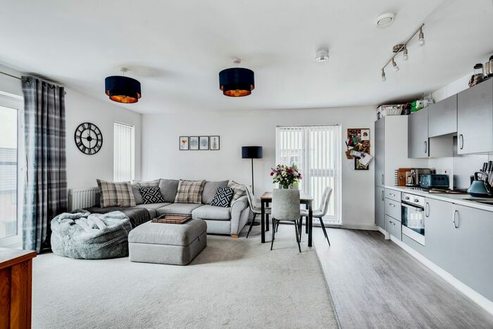 2 Bedroom Flat For Sale In Furrow Crescent, Curbridge, Witney, Oxfordshire, OX29