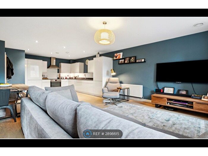 2 Bedroom Flat To Rent In Wandsworth High Street, London, SW18