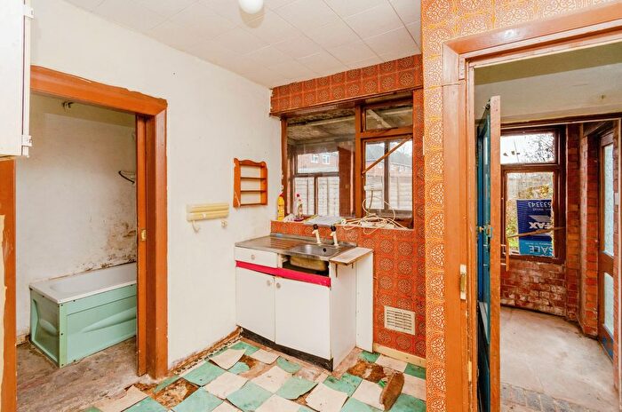 3 Bedroom Terraced House For Sale In Kent Street, Walsall, West Midlands, WS2