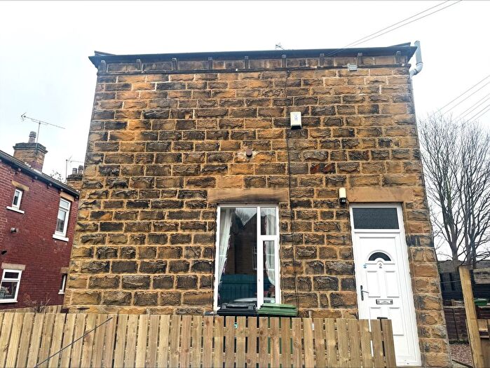 2 Bedroom End Of Terrace House To Rent In St Johns, Batley, Wakefield, WF17