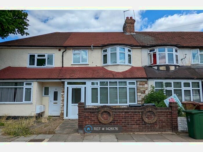 1 Bedroom Flat To Rent In Warwick Road, London, E17