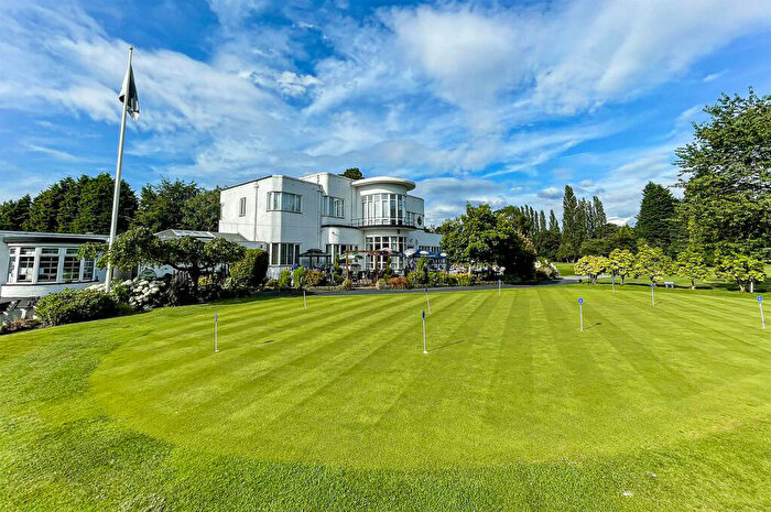 2 Bedroom Apartment To Rent In Gleneagles Road, Davyhulme, Manchester, M41