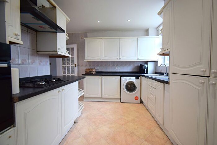 6 Bedroom Semi-Detached House To Rent In Dunster Way, South Harrow, HA2