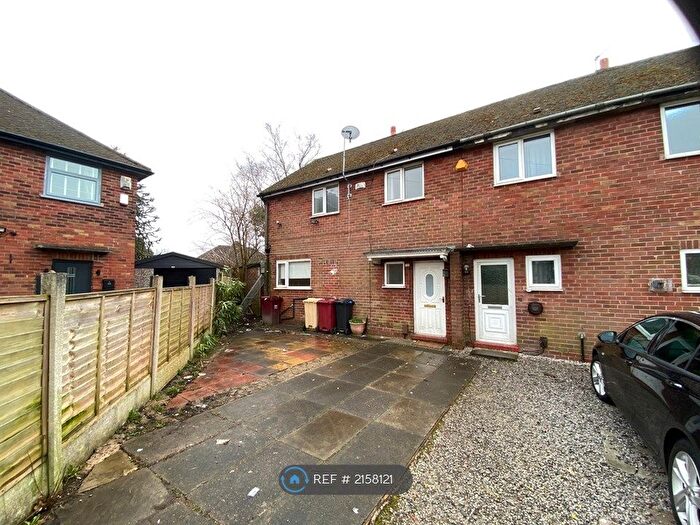 3 Bedroom Semi-Detached House To Rent In Avondale Road, Farnworth, Bolton, BL4