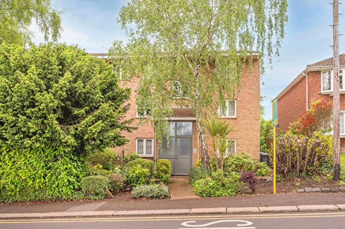 1 Bedroom Flat To Rent In Bells Hill, High Barnet, Barnet, EN5