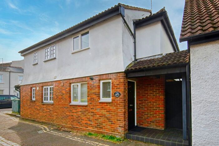 2 Bedroom Semi-detached House For Sale In School Lane, Hampton Wick, KT1