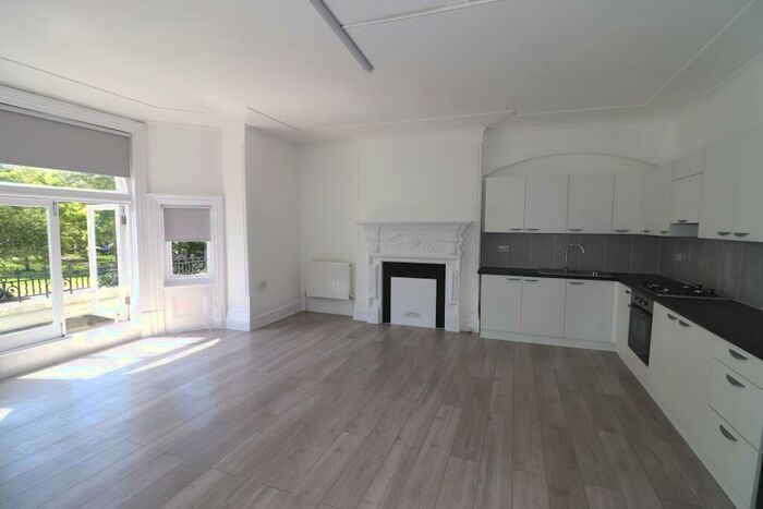 2 Bedroom Apartment To Rent In Steyne Gardens, BN11