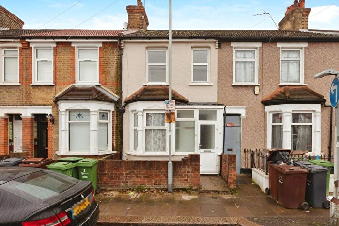 2 Bedroom Terraced House For Sale In Eastbury Avenue, Barking, IG11