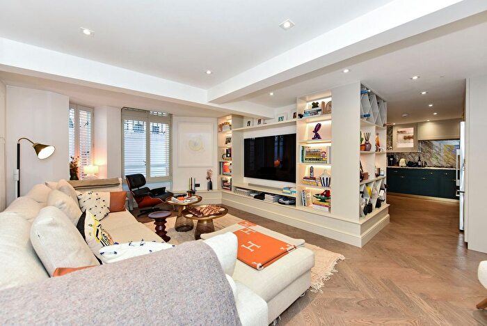 2 Bedroom Flat For Sale In Upper Montagu Street, London, W1H