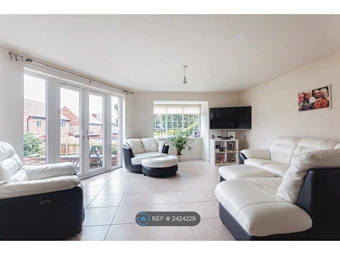 3 Bedroom Flat To Rent In Golden Nook Farm South, Cuddington, Northwich, CW8