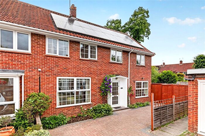 5 Bedroom Semi-Detached House For Sale In Portman Close, Bracknell, Berkshire, RG42