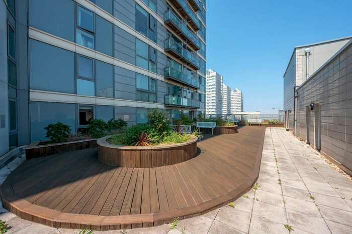 2 Bedroom Flat For Sale In Argento Tower, Wandsworth, London, SW18