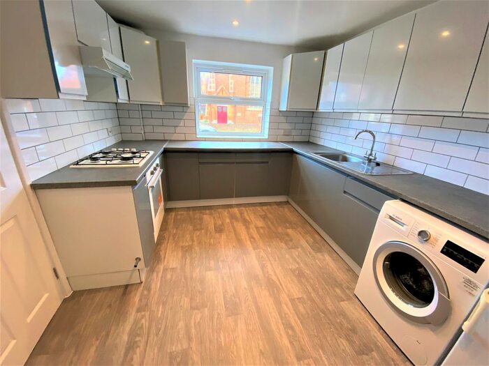 2 Bedroom End Of Terrace House To Rent In Gosbrook Road, Caversham, Reading, RG4