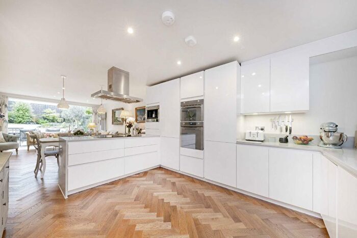 5 Bedroom Property For Sale In Pakefield Mews, Streatham, SW2