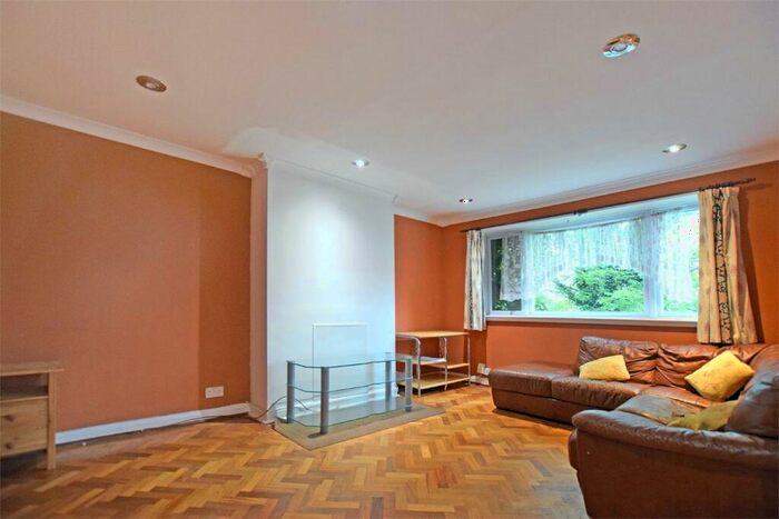 2 Bedroom Maisonette To Rent In Sudbury Court Road, Harrow, HA1