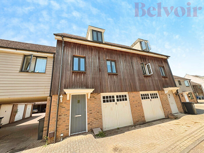 3 Bedroom Town House For Sale In Rosehip Road, Orchard Park, Cambridge, CB4