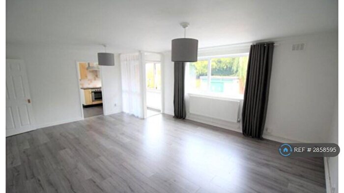 2 Bedroom Flat To Rent In Cromwell Lane, Coventry, CV4