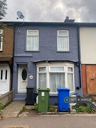 Studio To Rent In London Roads, Essex, RM19