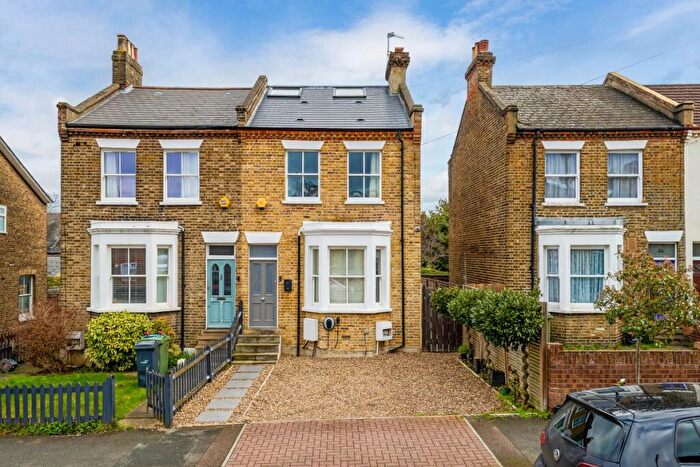 5 Bedroom Semi Detached House To Rent In Clive Road London, SE21