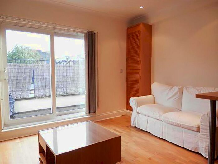 1 Bedroom Flat To Rent In Hercules Street, London, N7
