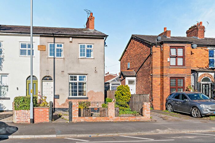 3 Bedroom Semi-Detached House For Sale In Dialstone Lane, Offerton, Stockport, SK2