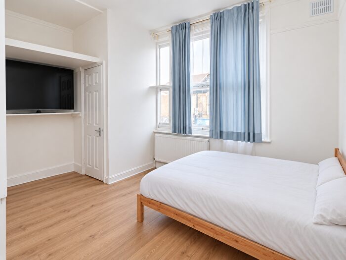 Studio To Rent In Mitcham Lane, London, SW16