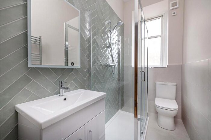 2 Bedroom Apartment To Rent In Easter Road, Edinburgh, Midlothian, EH6
