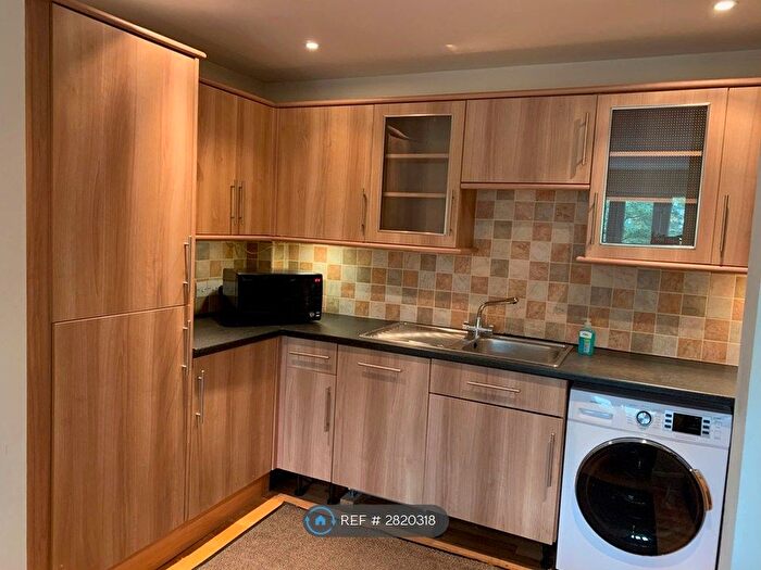 1 Bedroom Flat To Rent In West Point Close, Hounslow, TW4