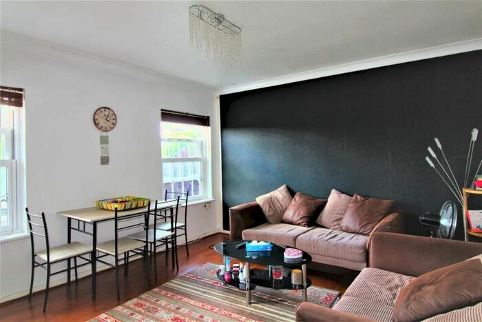 2 Bedroom Flat To Rent In London Road, Enfield, EN2