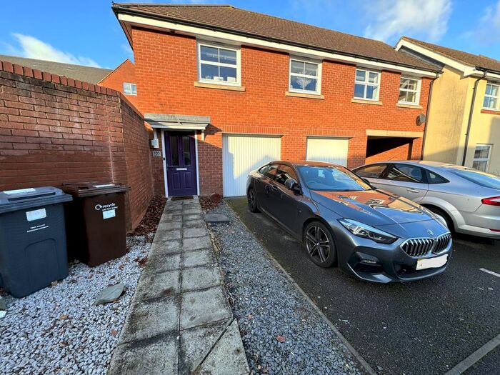 2 Bedroom Flat To Rent In Ryeland Way, Andover, SP11