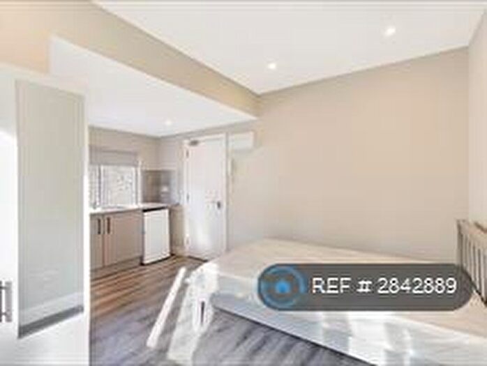 Studio To Rent In Wandle Bank, Croydon, CR0