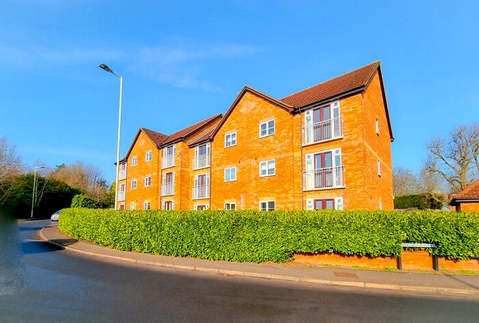 2 Bedroom Flat To Rent In Harlech Road, Watford, WD5