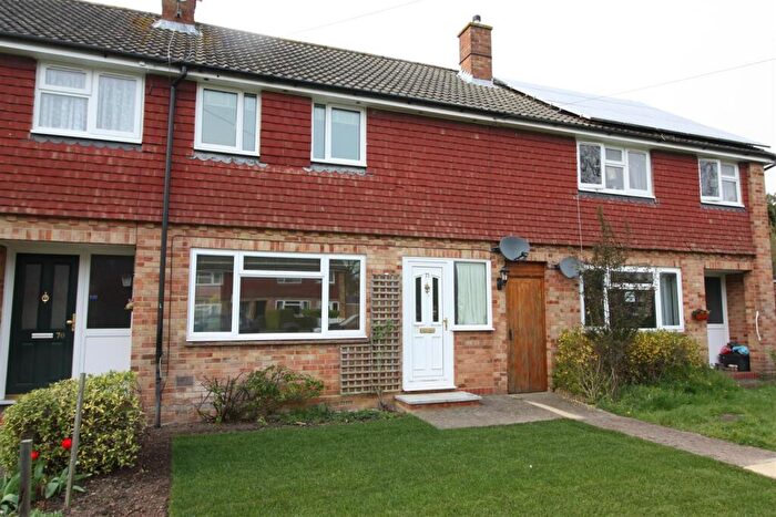 2 Bedroom House To Rent In Queensway, Cranleigh, Surrey, GU6