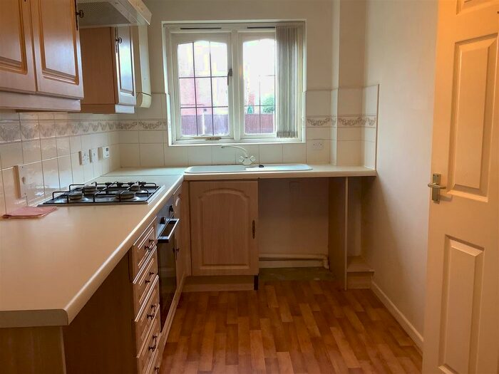 3 Bedroom Semi-Detached House To Rent In Station Street, Tipton, DY4