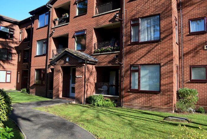 2 Bedroom Flat To Rent In Monica Court, Village Road, Enfield, EN1