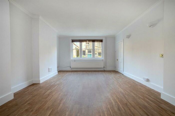 3 Bedroom End Of Terrace House To Rent In Stable Court, Chaterhouse Square, London, EC1M
