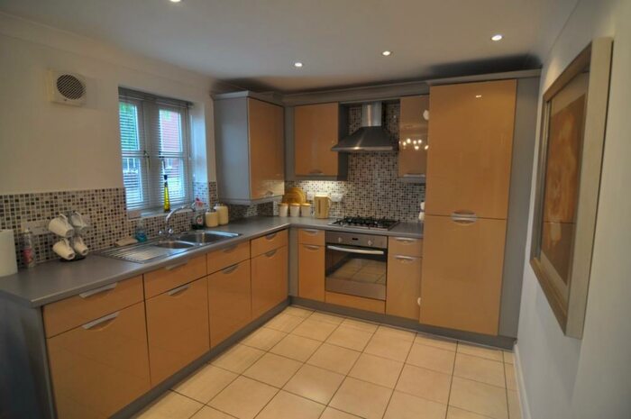 2 Bedroom Apartment To Rent In Mayflower Way, Wombwell, S73