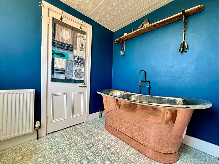 2 Bedroom Detached House For Sale In Artist Row, Fortuneswell, Portland, Dorset, DT5