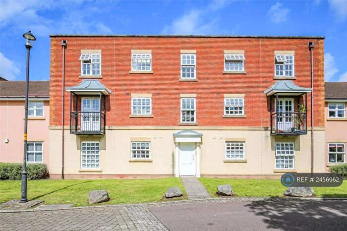 2 Bedroom Flat To Rent In Royal Victoria Park, Bristol, BS10