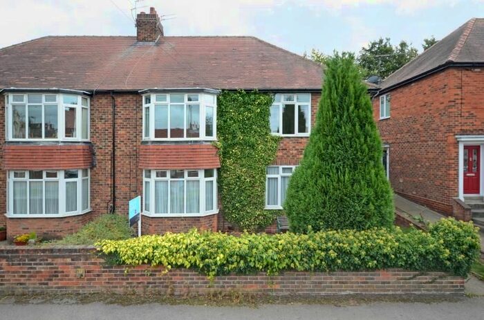 2 Bedroom Flat To Rent In Manor Drive North, Acomb, York, YO26