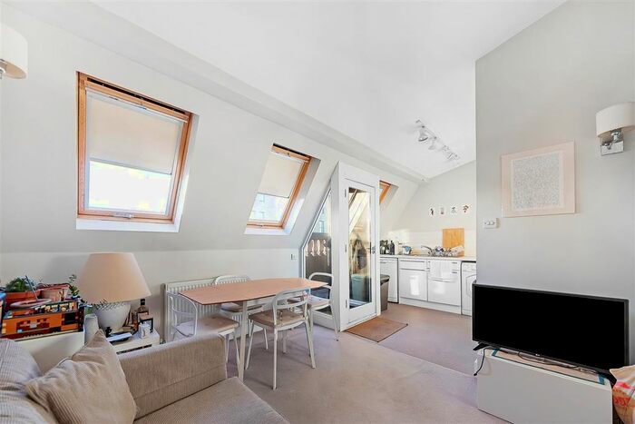 1 Bedroom Flat To Rent In Fulham High Street, London, SW6