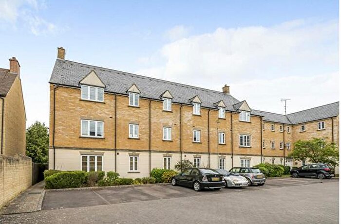 2 Bedroom Apartment To Rent In Harvest Way, Witney, OX28