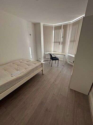 6 Bedroom Semi Detached House To Rent In Rothesay Avenue, Nottingham, NG7